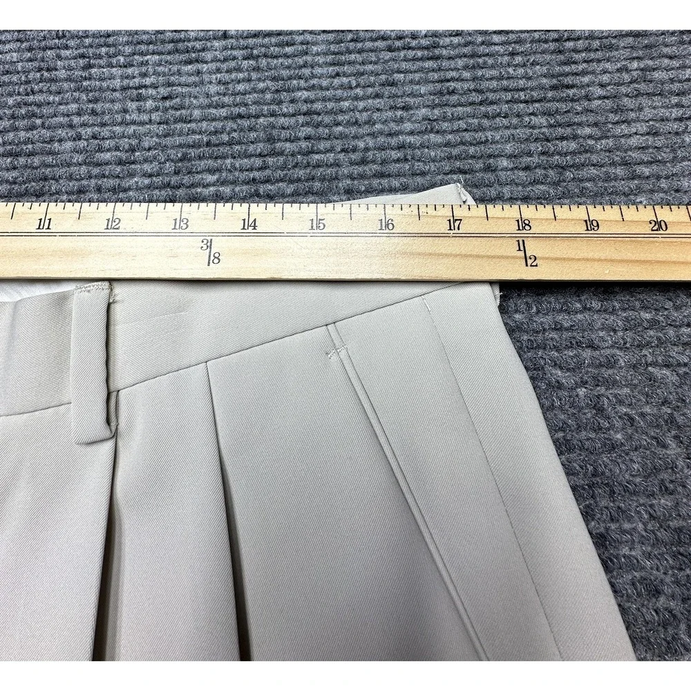 Alan Flusser Golf Shorts Mens 35 Beige Pleated Front Polyester Dress Casual‎